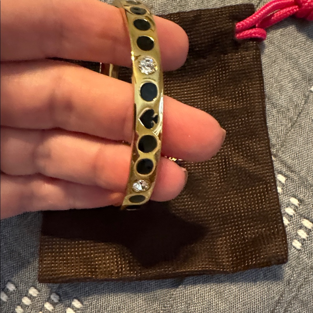NWT Kate Spade Gold Bangle Bracelet w/ Black Spades - Picture 2 of 4